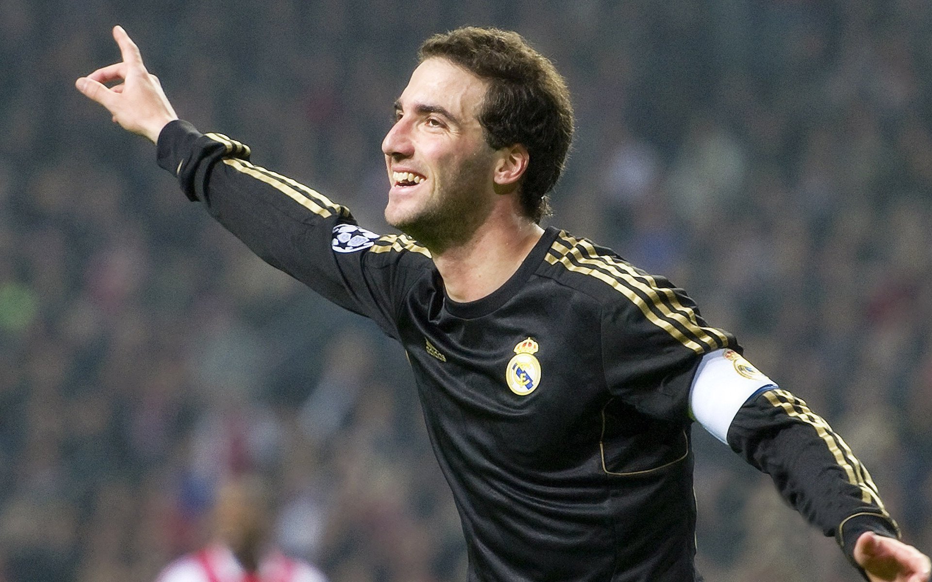 电竞主播带动粉丝经济，新玩法引爆网络热潮，电竞主播赚钱吗